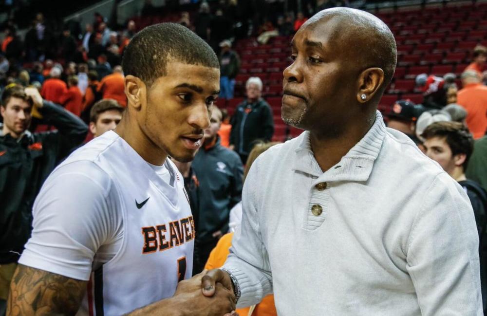 荣誉背后是 荣誉背后是