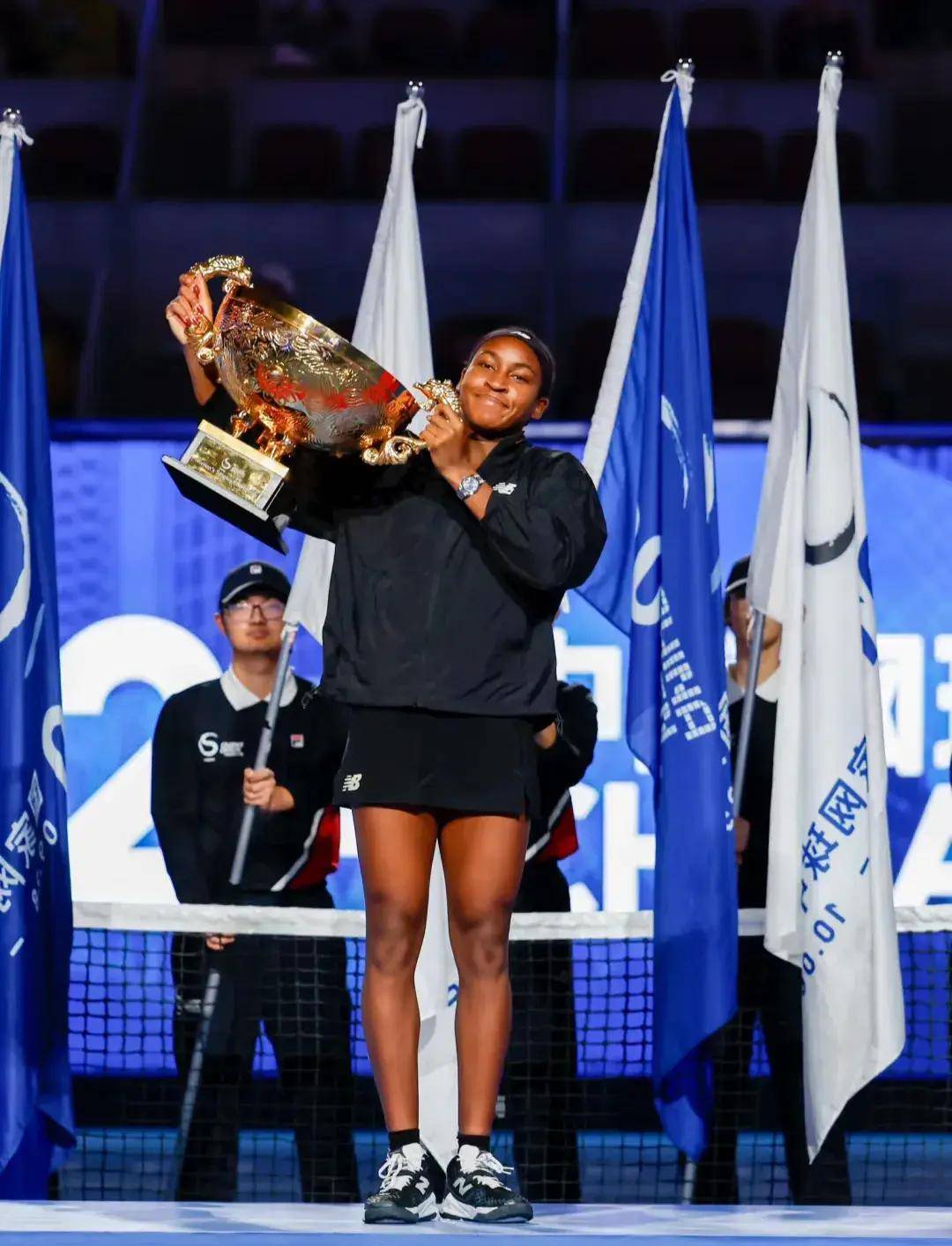 依然有数十 依然有数十