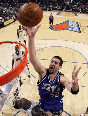 围绕阿贾克 围绕阿贾克